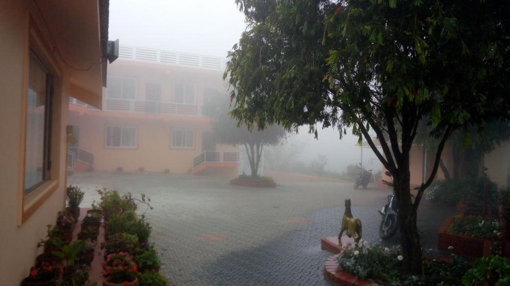 Magic Mist Resort Ooty Buitenkant foto